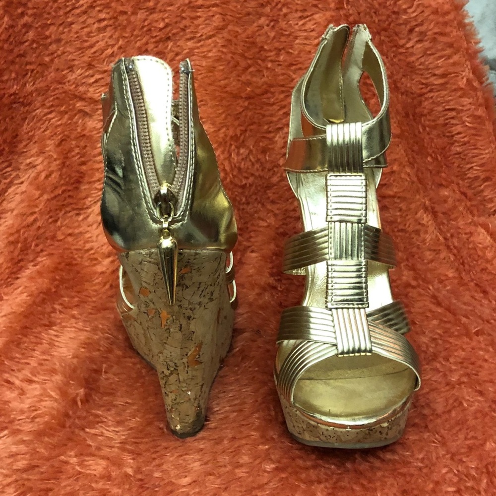 Rock & Rebuplic Gold Wedges